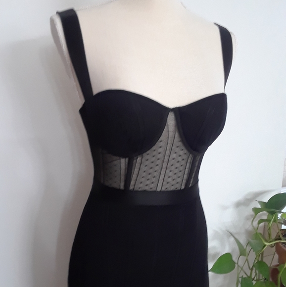 Gorgeous formal dress - Picture 3 of 5